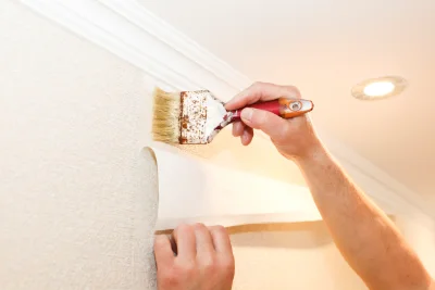 Pose de papier peint à la Rouvière — revêtements muraux et toiles de verre